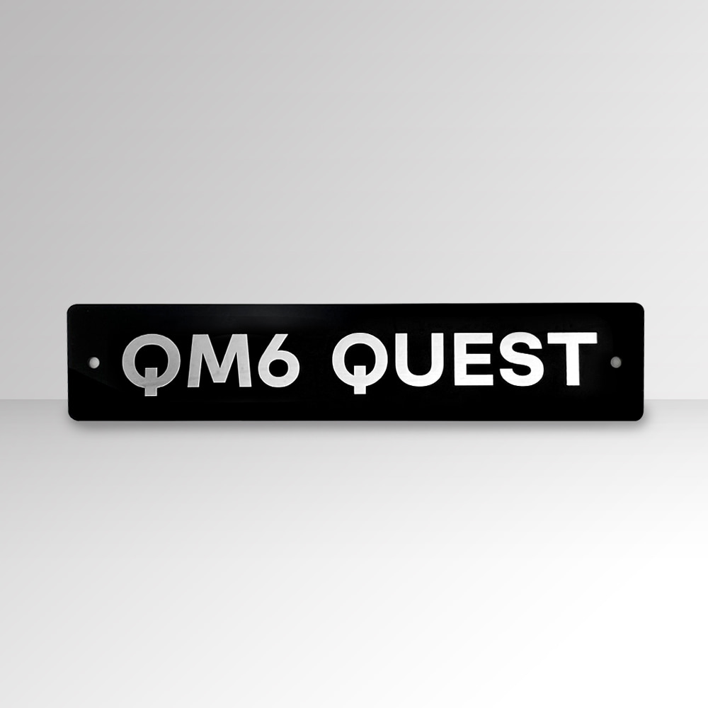 르노코리아자동차 QM6 QUEST 큐엠6 퀘스트 네임플레이트 전시차번호판